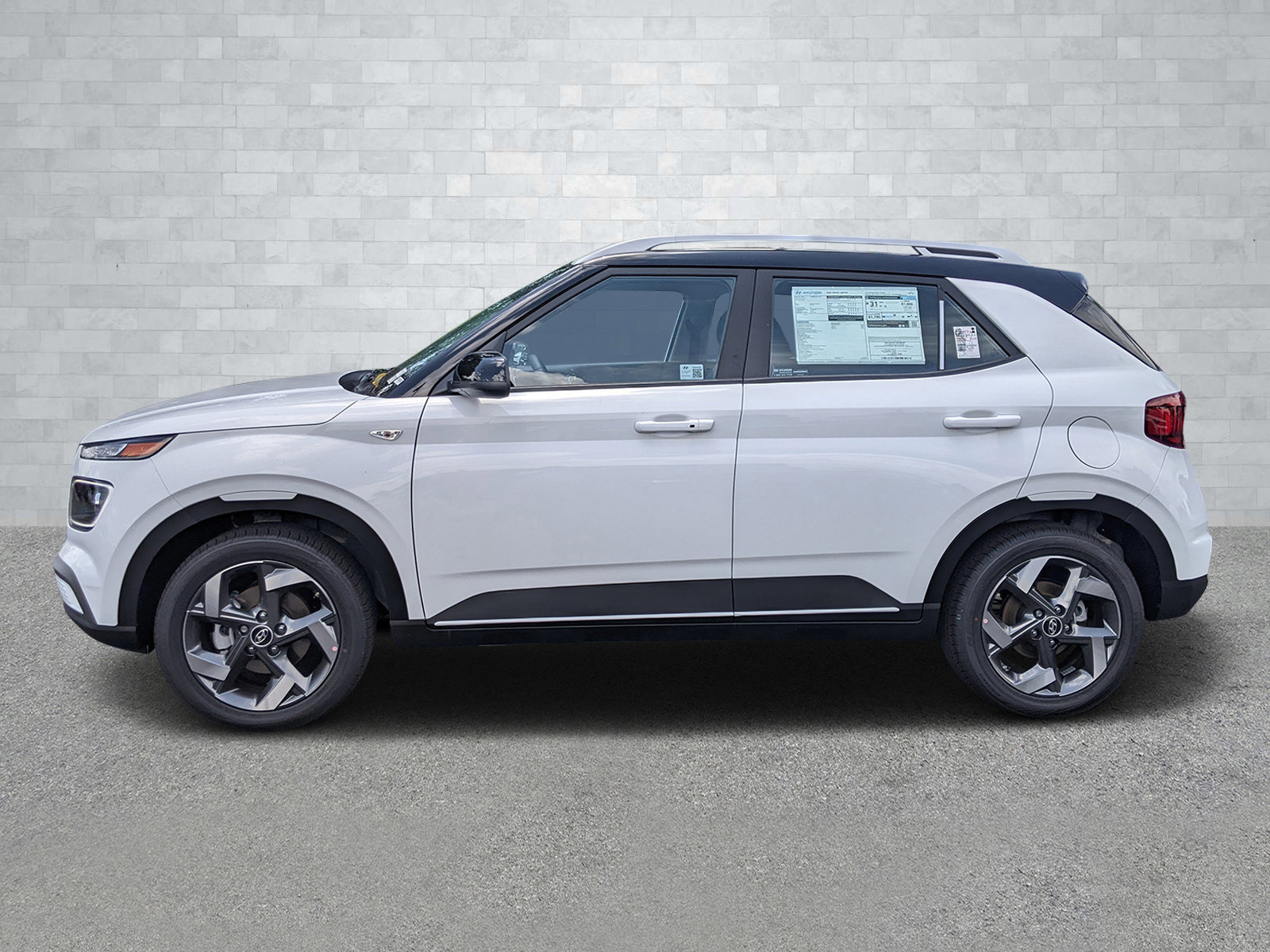 2025 Hyundai Venue SEL Limited photo 7