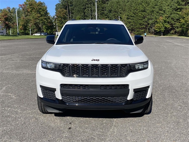 2023 Jeep Grand Cherokee Altitude photo 2