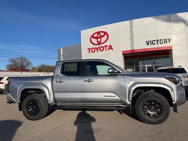 2025 Toyota Tacoma SR5's photo