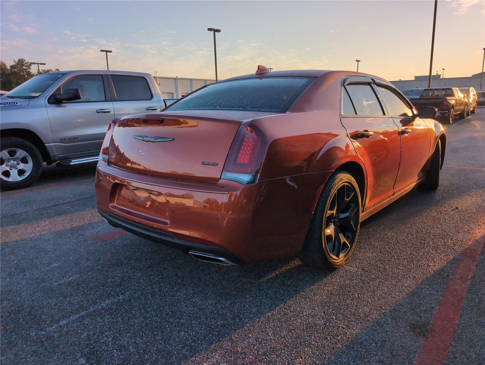 2021 Chrysler 300 Touring L photo 3