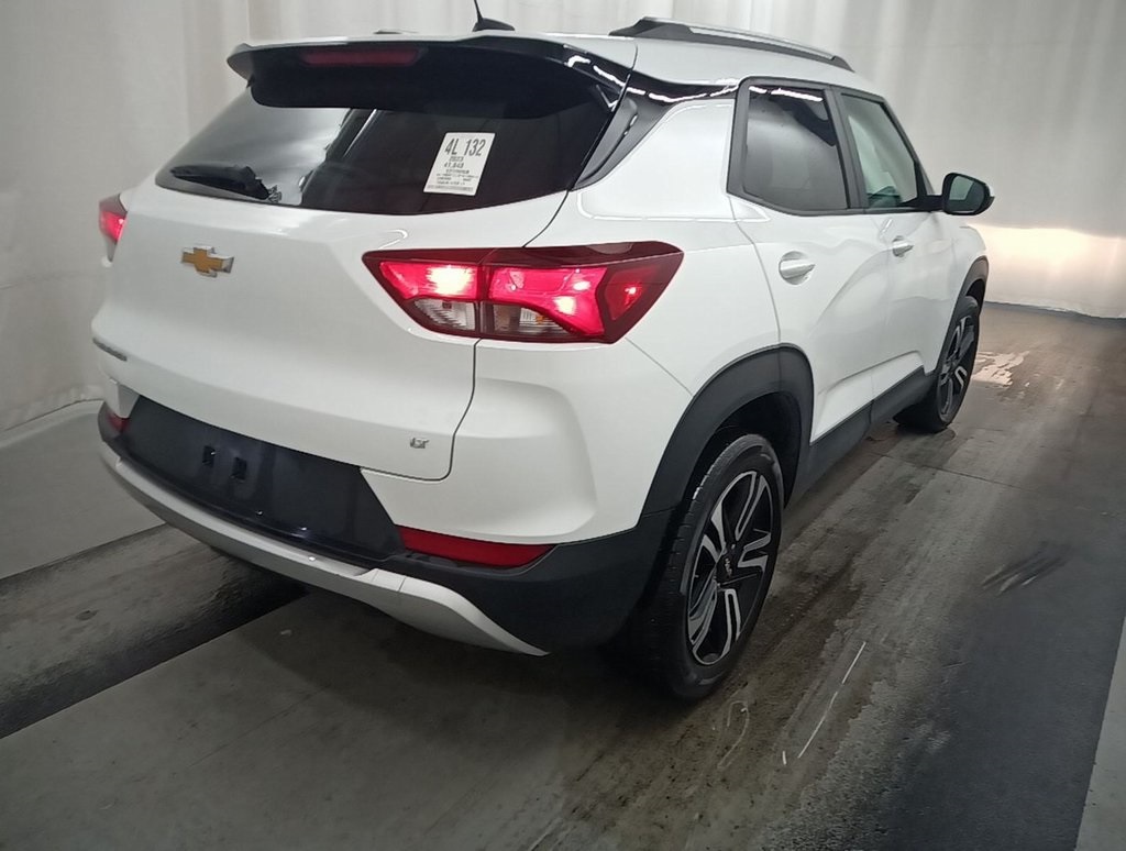2023 Chevrolet Trailblazer LT photo 2
