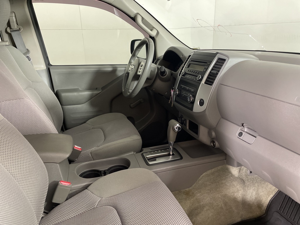 2015 Nissan Frontier S photo 13