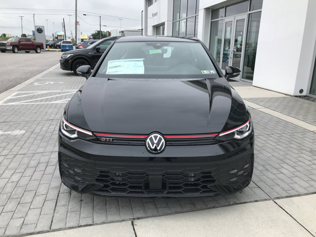 2025 Volkswagen Golf GTI SE photo 3