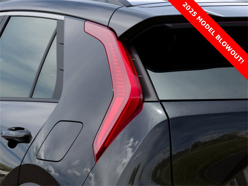 2025 Kia Niro EX photo 3