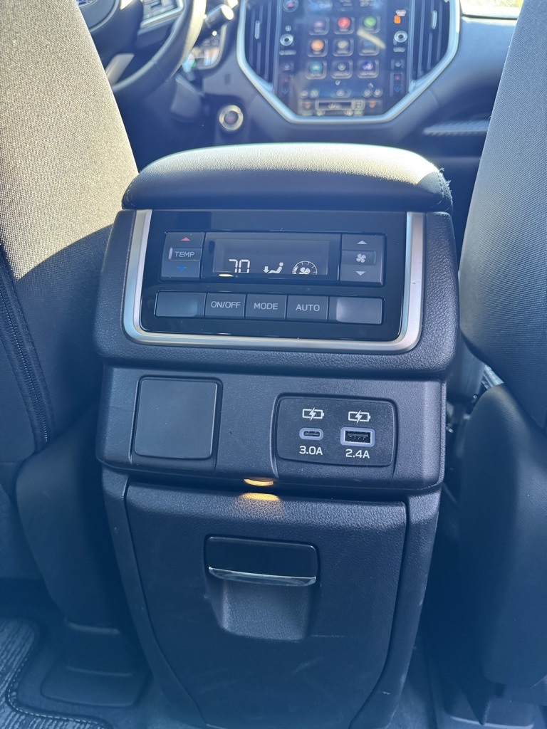 2025 Subaru Ascent Premium photo 3