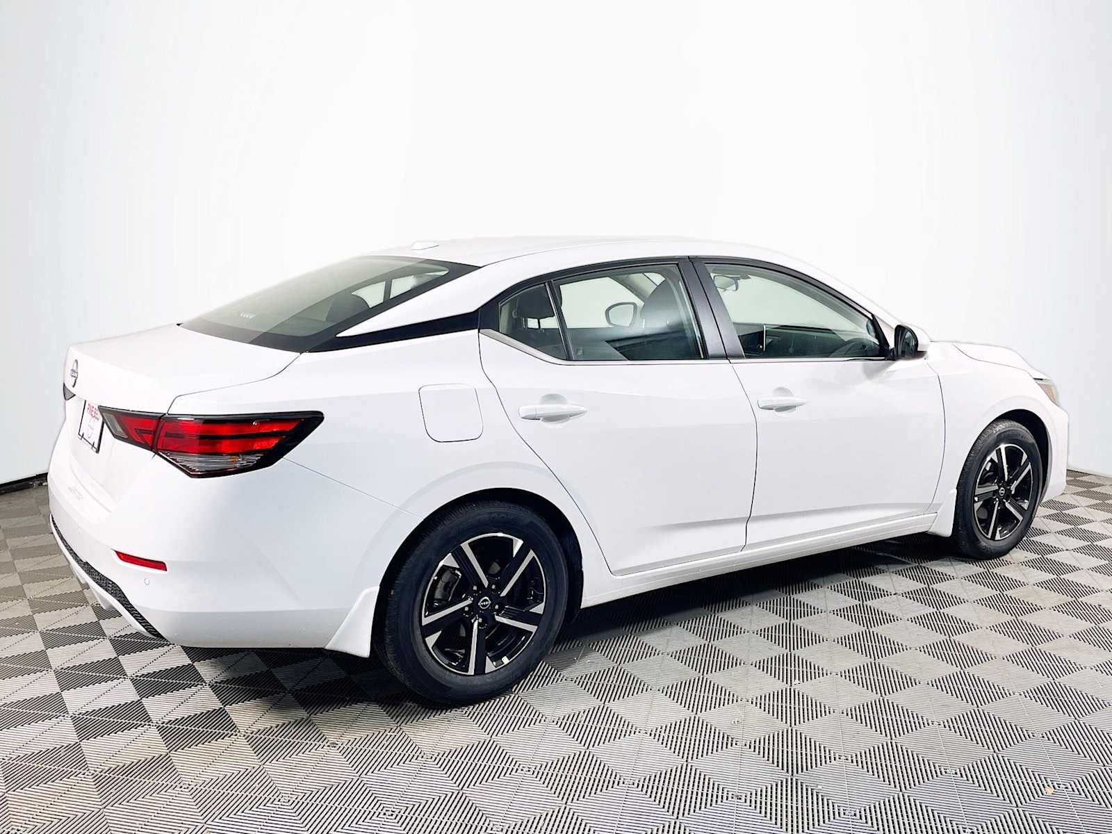 2025 Nissan Sentra SV photo 2