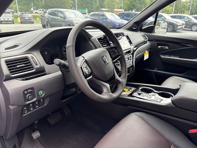 2025 Honda Ridgeline Black Edition photo 5