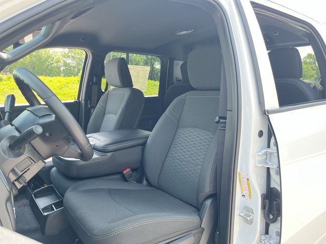 2025 Ram 2500 Tradesman photo 2