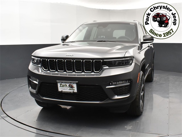 2025 Jeep Grand Cherokee Limited photo 2