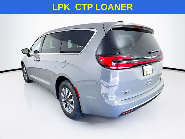 2025 Chrysler Pacifica Hybrid photo 5