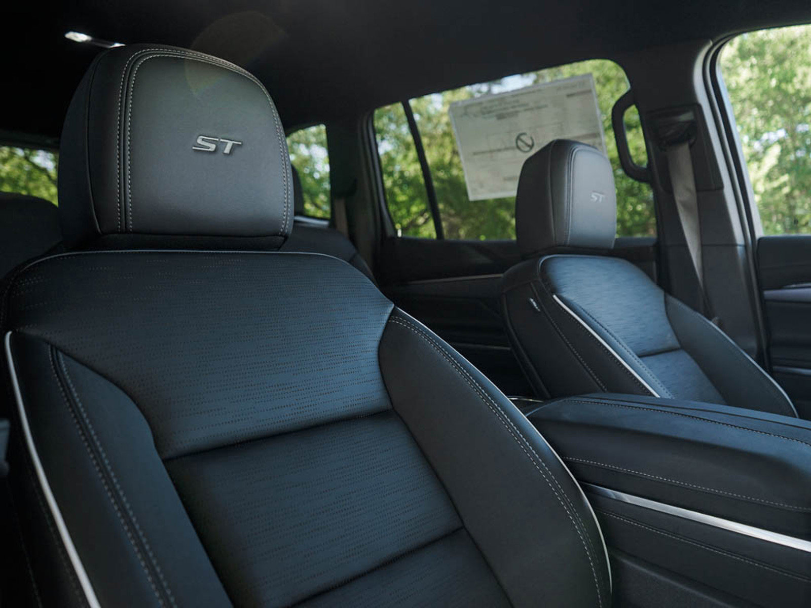 2025 Buick Enclave Sport Touring photo 10