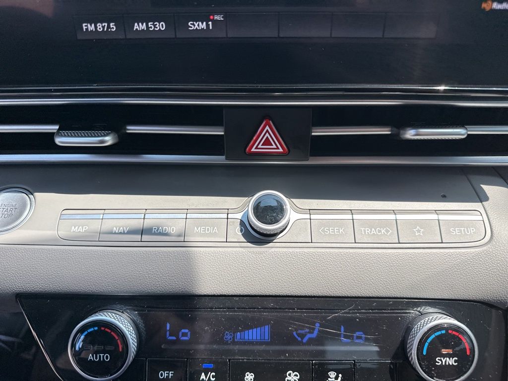 2023 Hyundai Elantra SEL photo 24