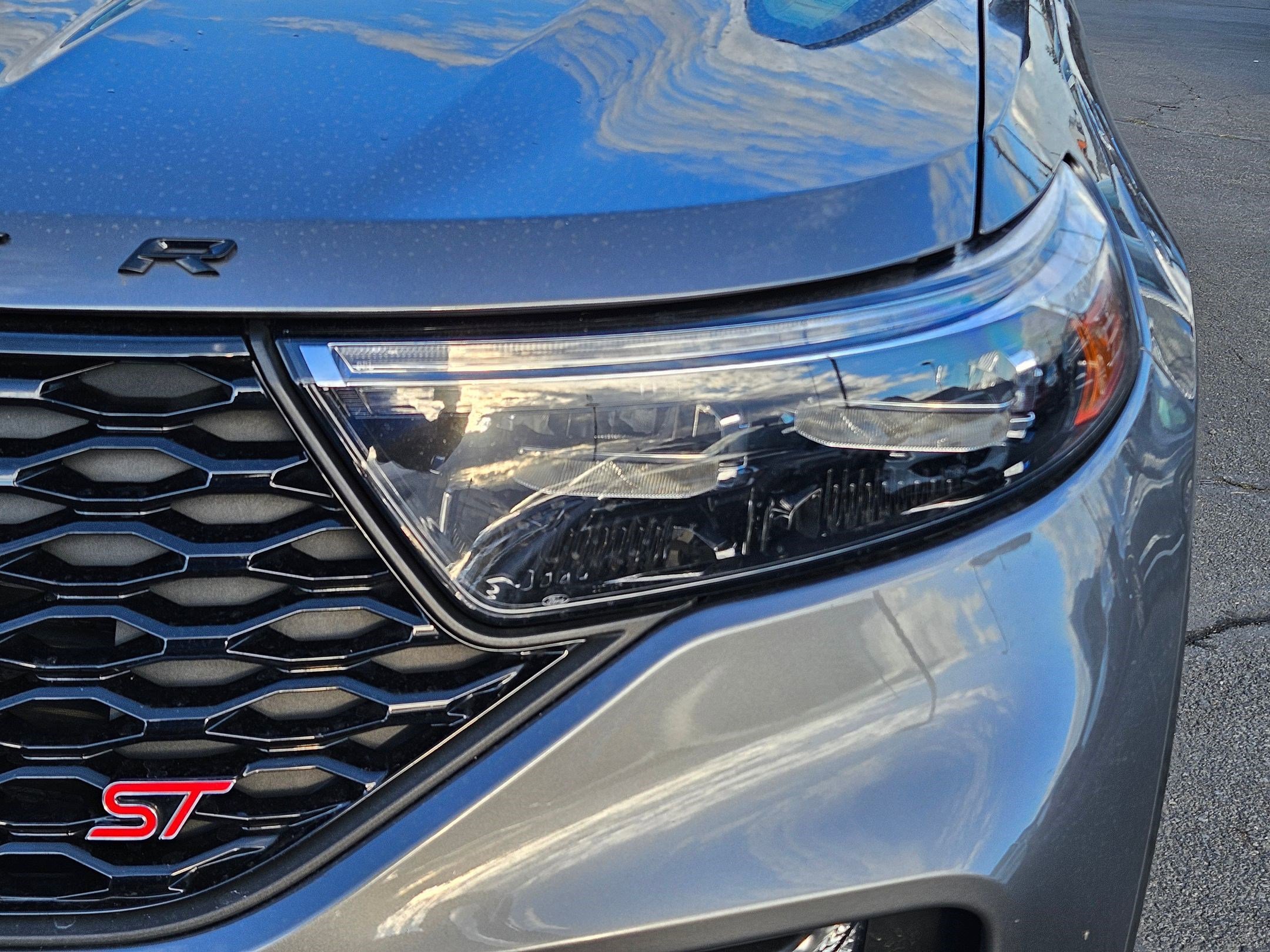 2023 Ford Explorer ST photo 7