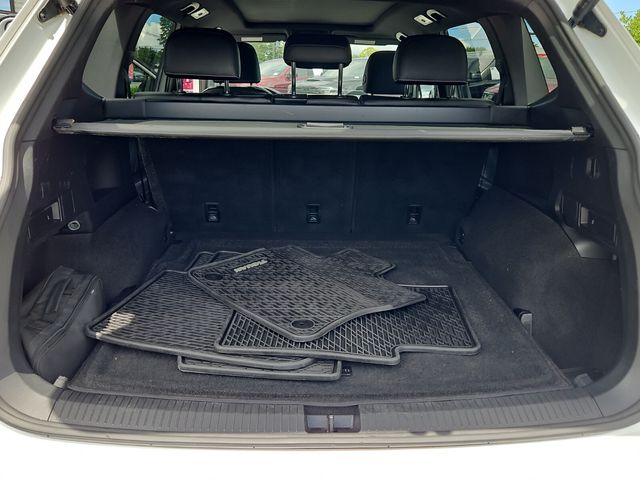 2022 Volkswagen Tiguan SE R-Line Black photo 10