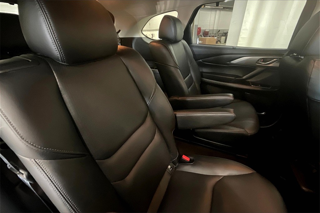 2022 Mazda CX-9 Touring photo 22
