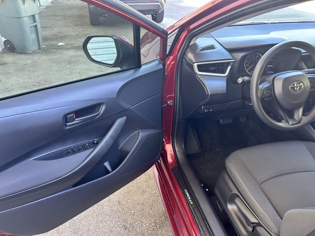 2022 Toyota Corolla LE photo 4