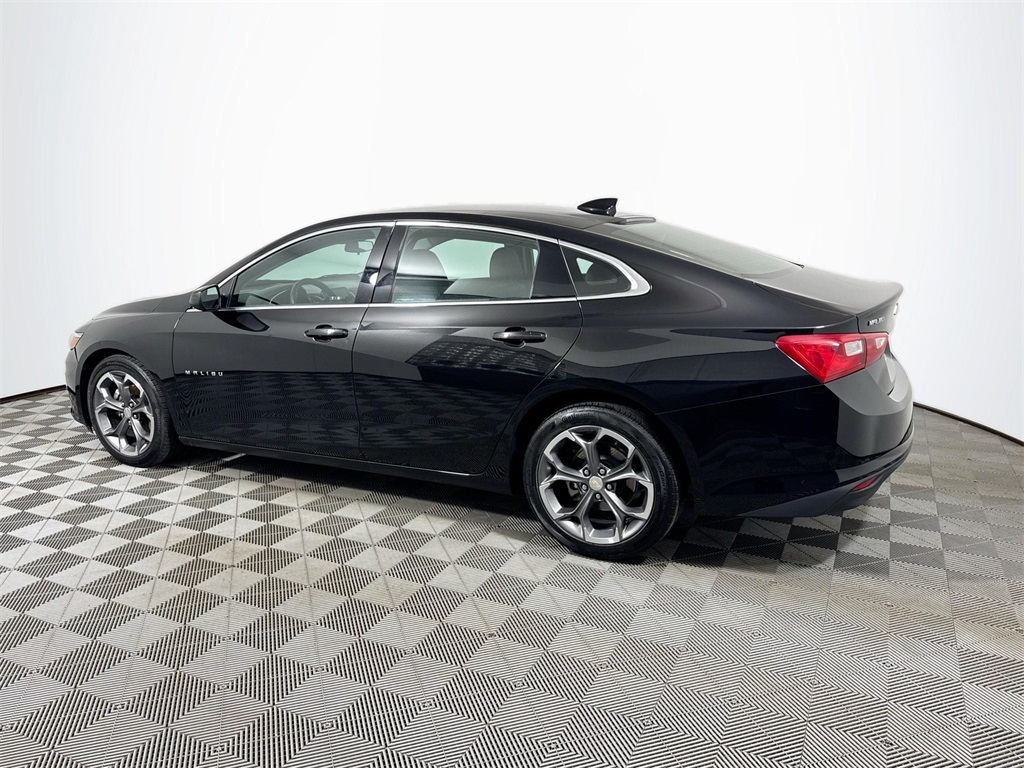 2023 Chevrolet Malibu 1LT photo 2