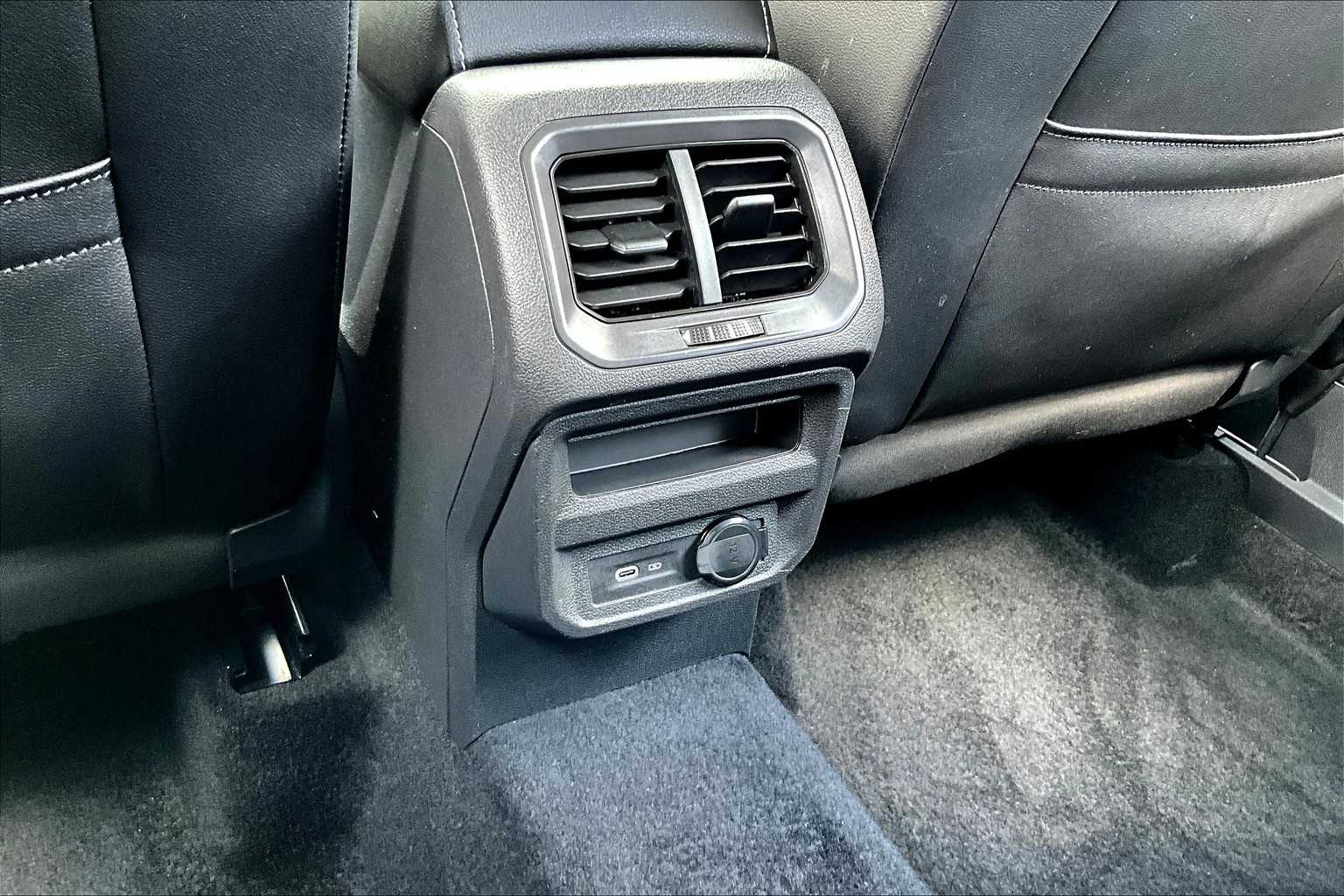2021 Volkswagen Tiguan SEL photo 29