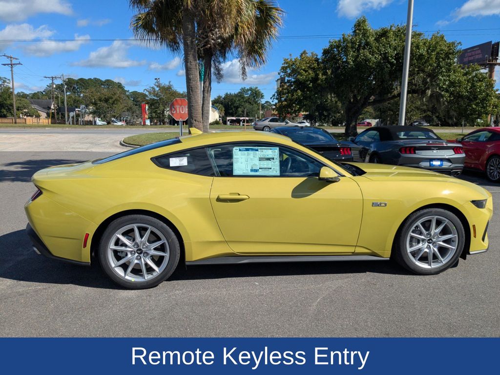 2025 Ford Mustang GT Premium photo 3