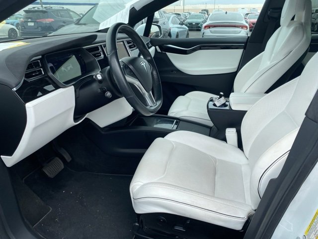 2016 Tesla Model X 90D photo 3