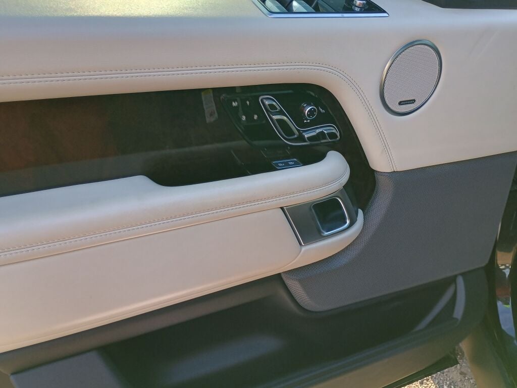 2021 Land Rover Range Rover P525 HSE HSE Westminster Edition photo 9