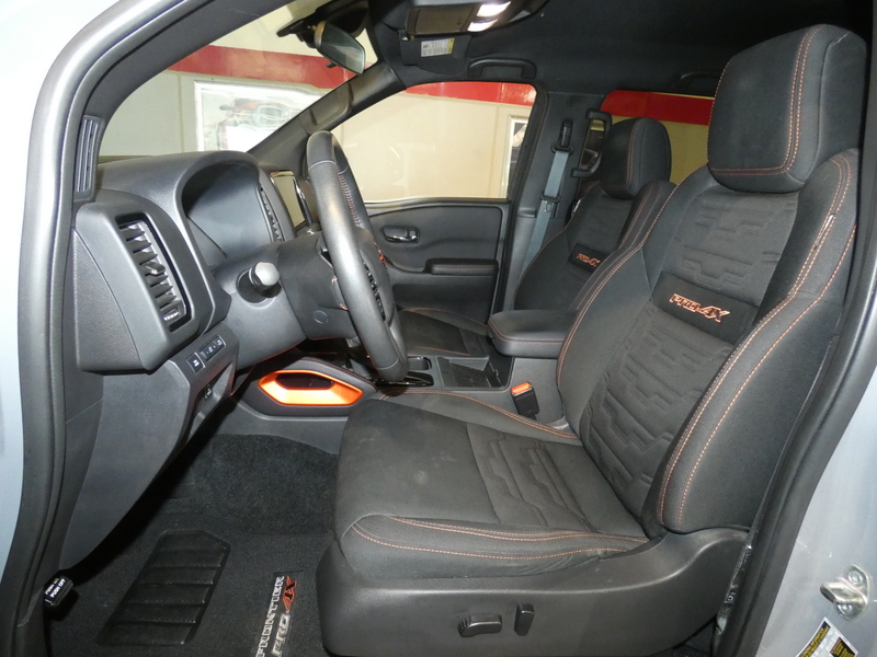 2023 Nissan Frontier Crew Cab PRO-4X photo 4
