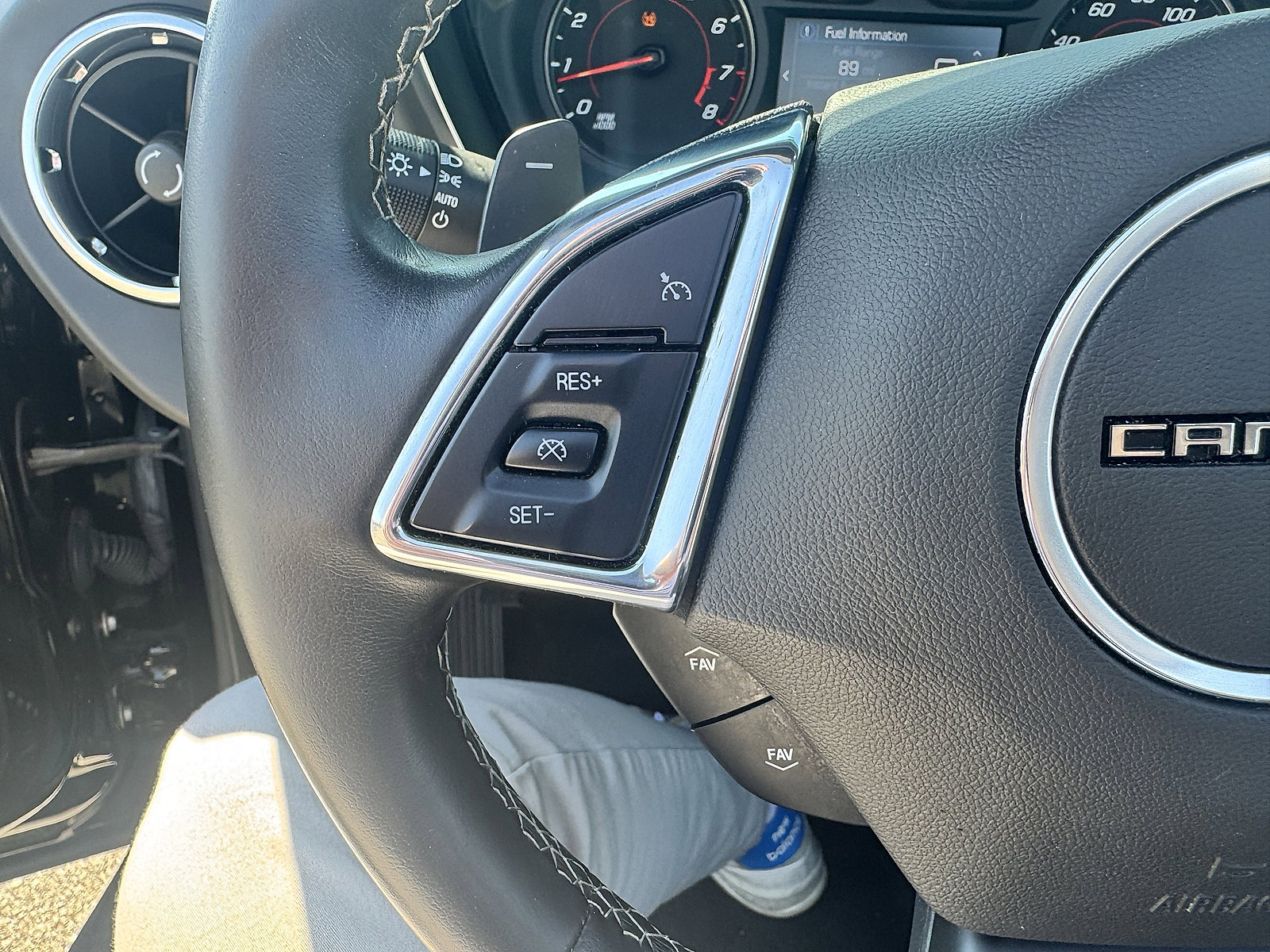 2023 Chevrolet Camaro 2LT photo 11