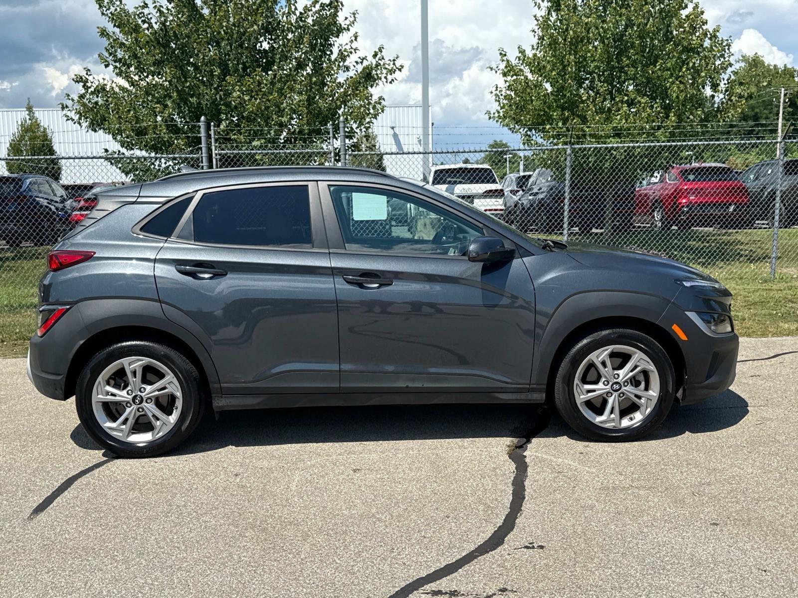 2023 Hyundai Kona SEL photo 4