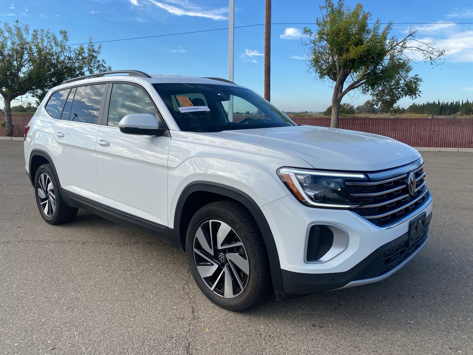 2024 Volkswagen Atlas SE Technology photo 3