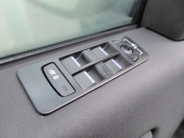2024 Land Rover Discovery Sport S photo 24