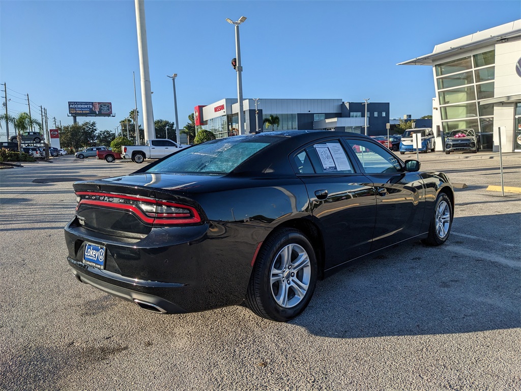 2022 Dodge Charger SXT photo 3