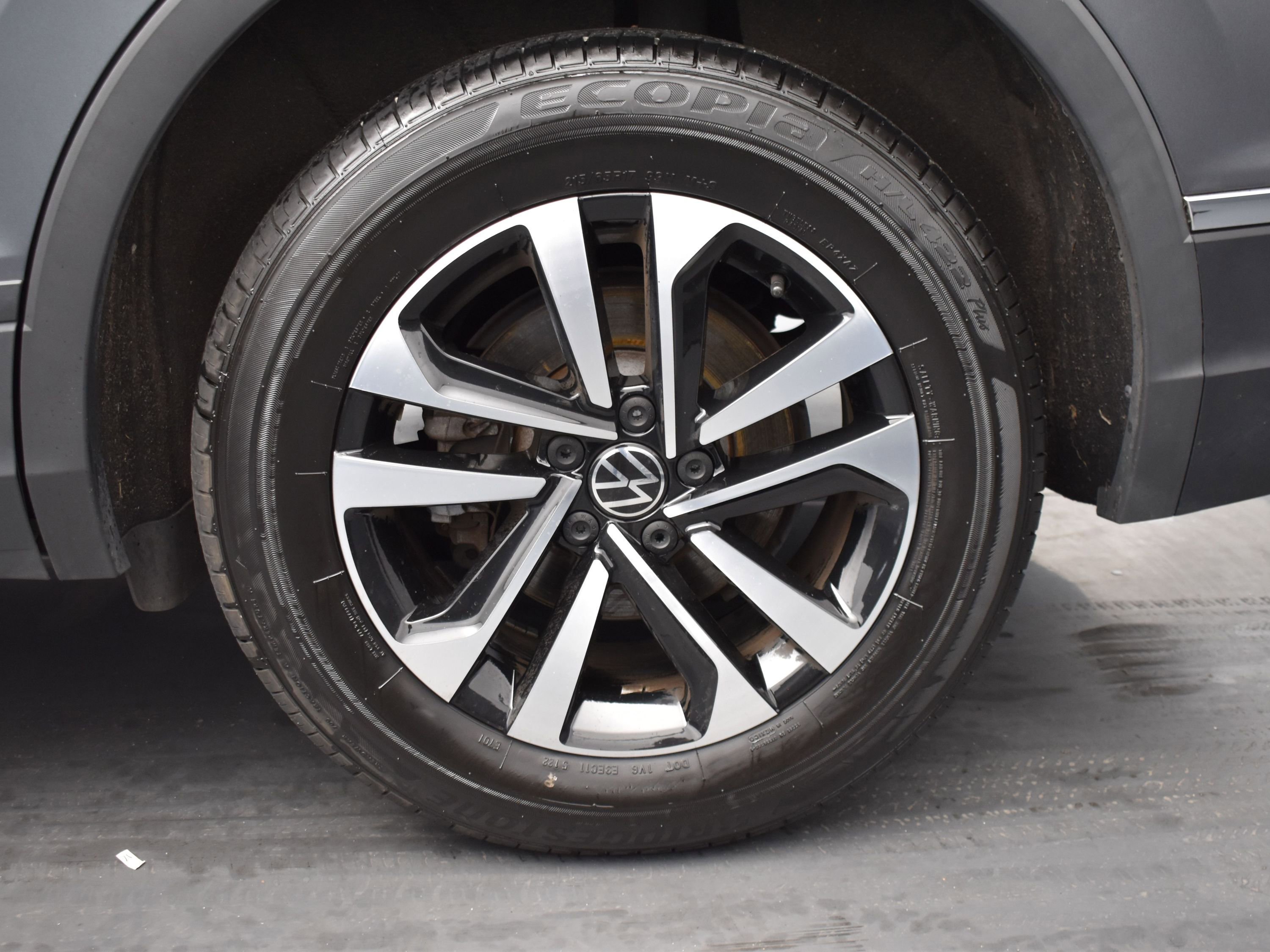 2023 Volkswagen Tiguan S photo 17