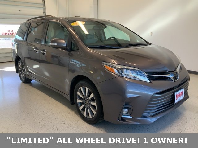2020 Toyota Sienna Limited's photo