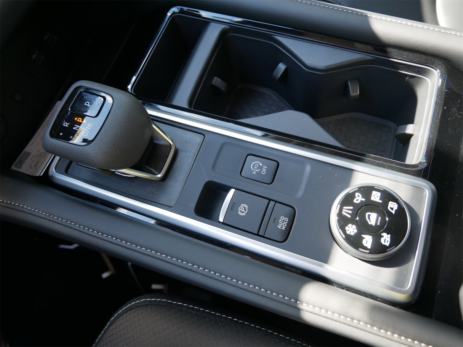 2025 Nissan Pathfinder SL photo 19