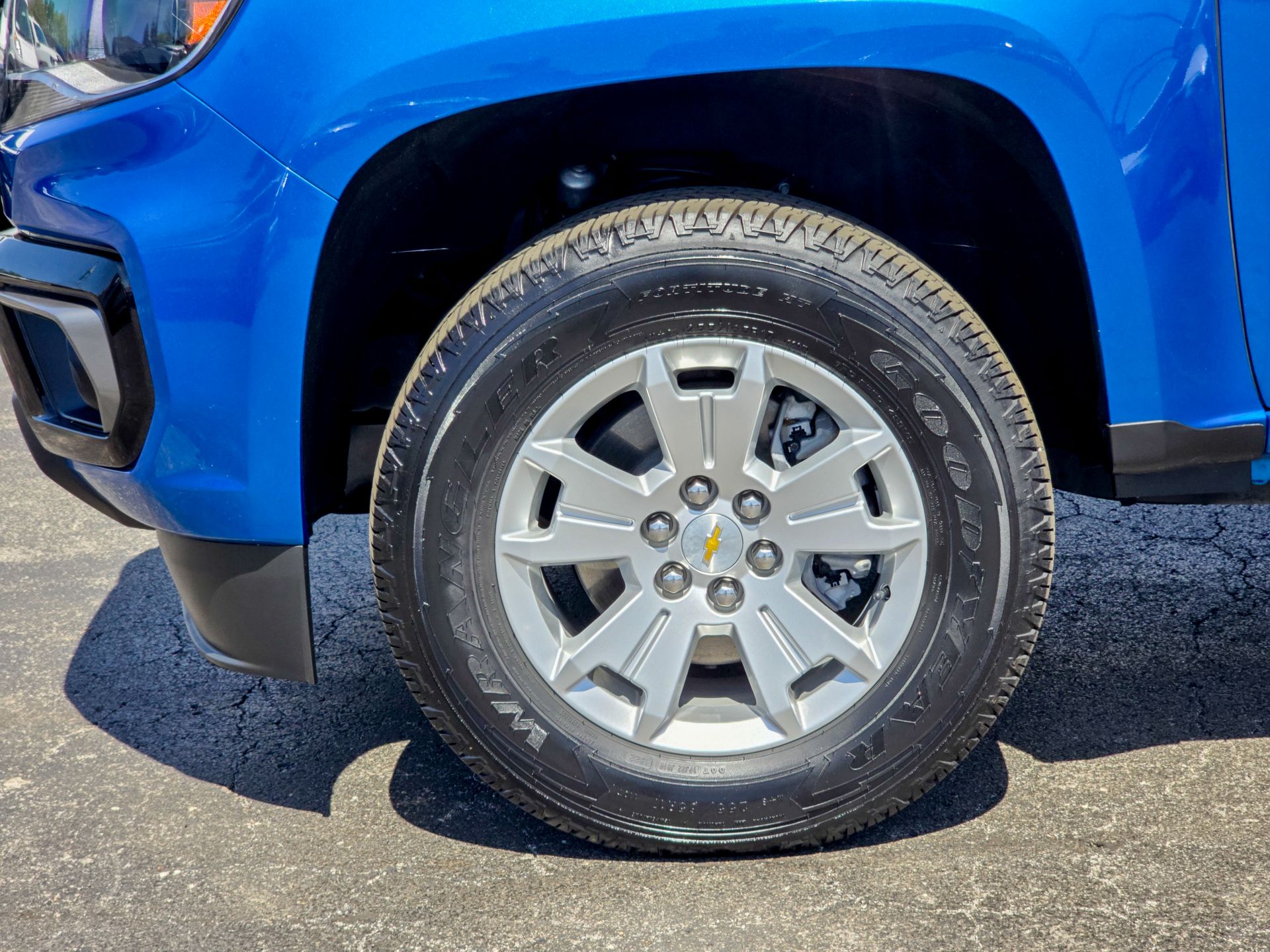 2022 Chevrolet Colorado LT photo 7