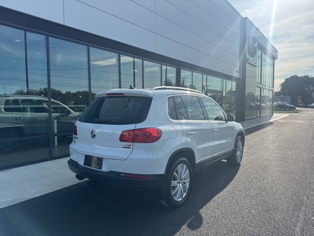 2016 Volkswagen Tiguan SE photo 2