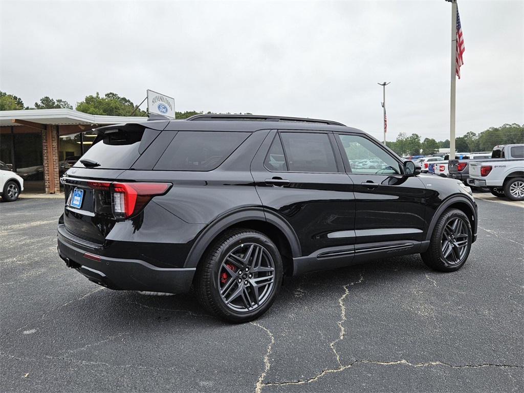 2025 Ford Explorer ST-Line photo 12