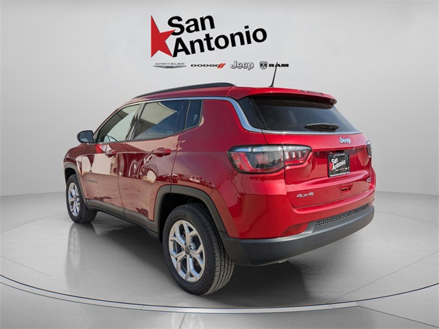 2025 Jeep Compass Latitude photo 3