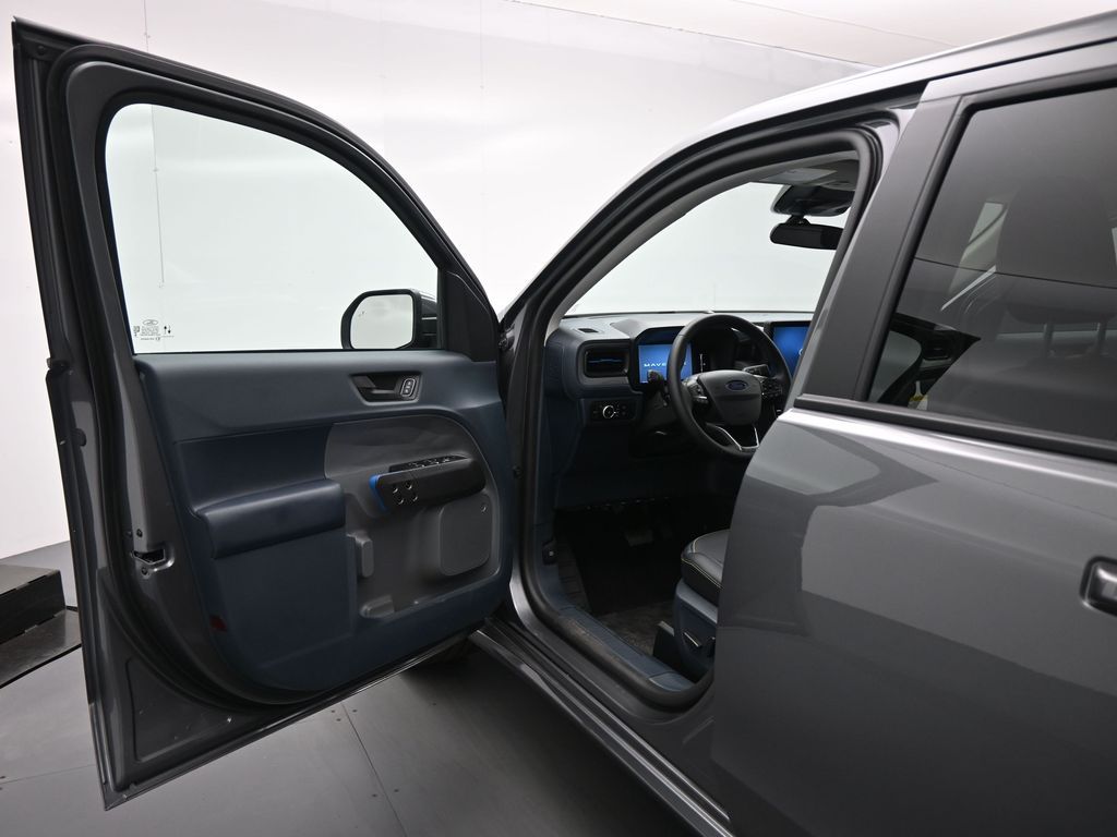 2025 Ford Maverick photo 6
