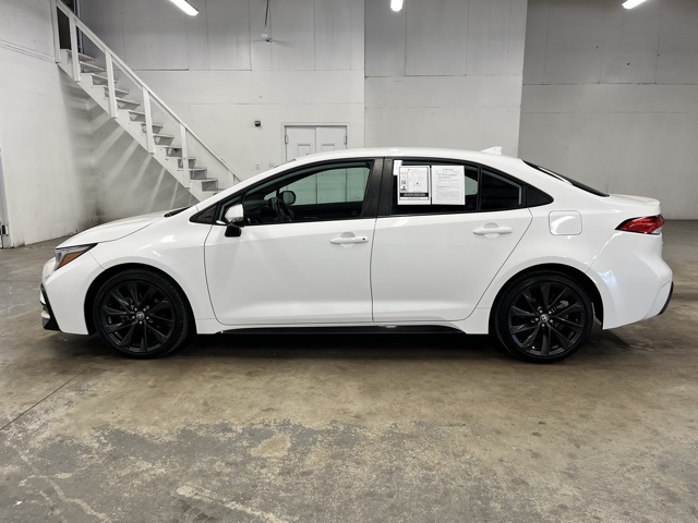 2023 Toyota Corolla SE photo 3