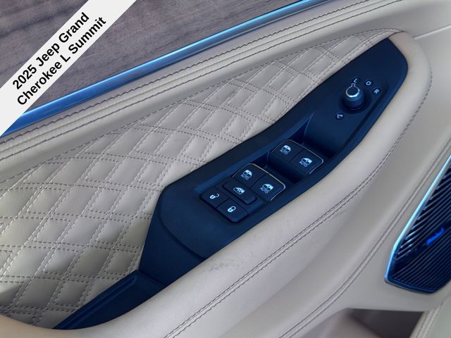 2025 Jeep Grand Cherokee L Summit Reserve photo 14