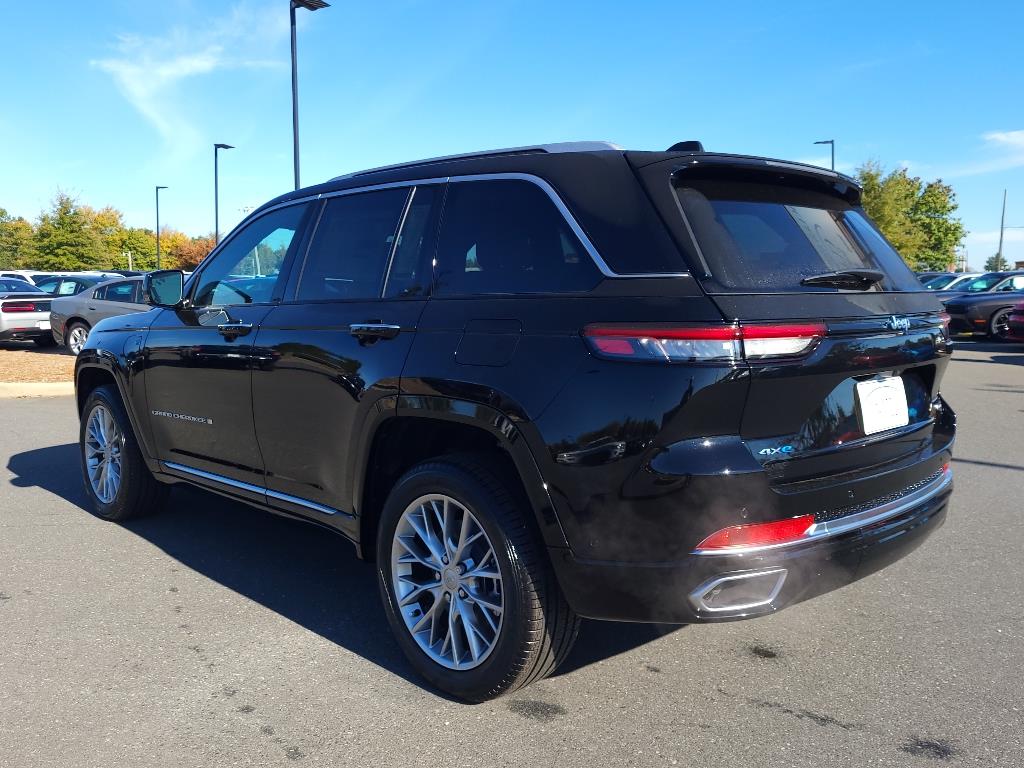 2024 Jeep Cherokee Summit photo 18