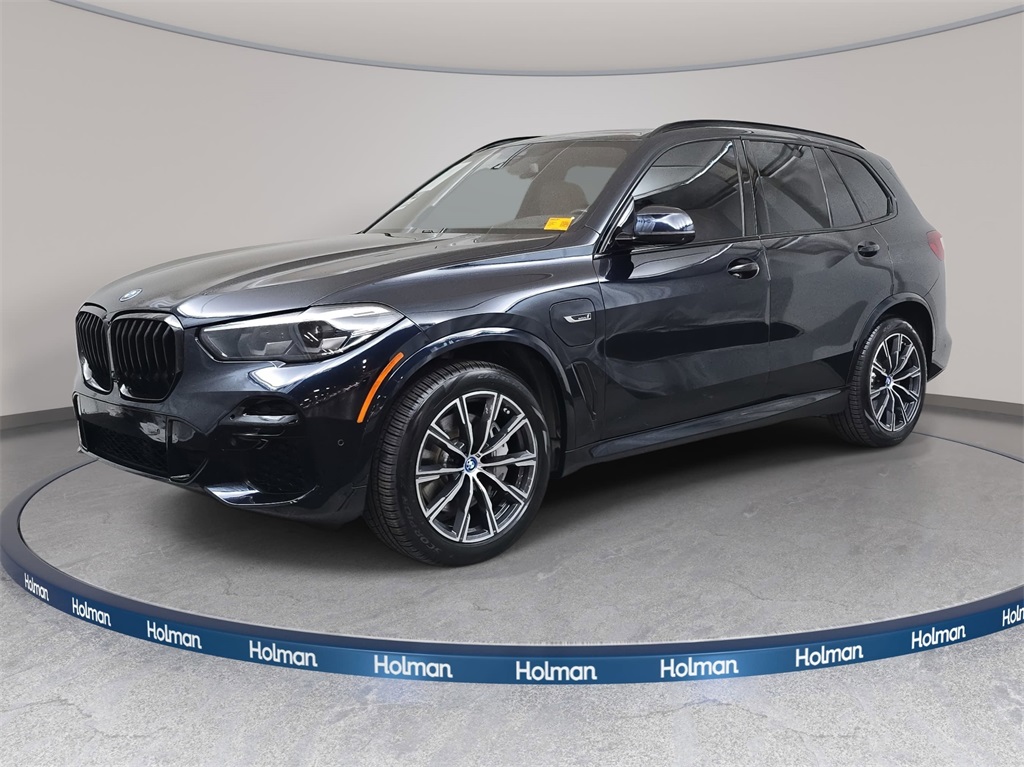 2023 BMW X5 45e's photo