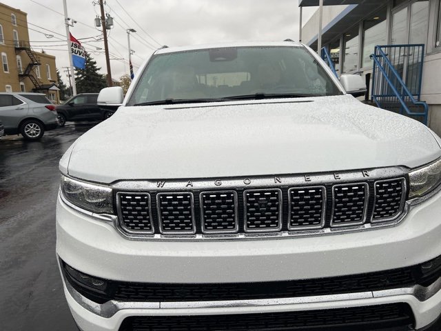 2022 Jeep Grand Wagoneer III photo 3