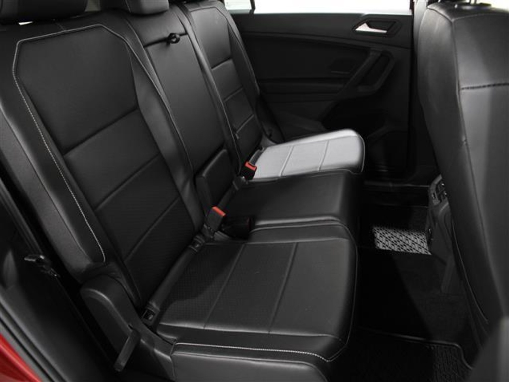 2021 Volkswagen Tiguan SE photo 17