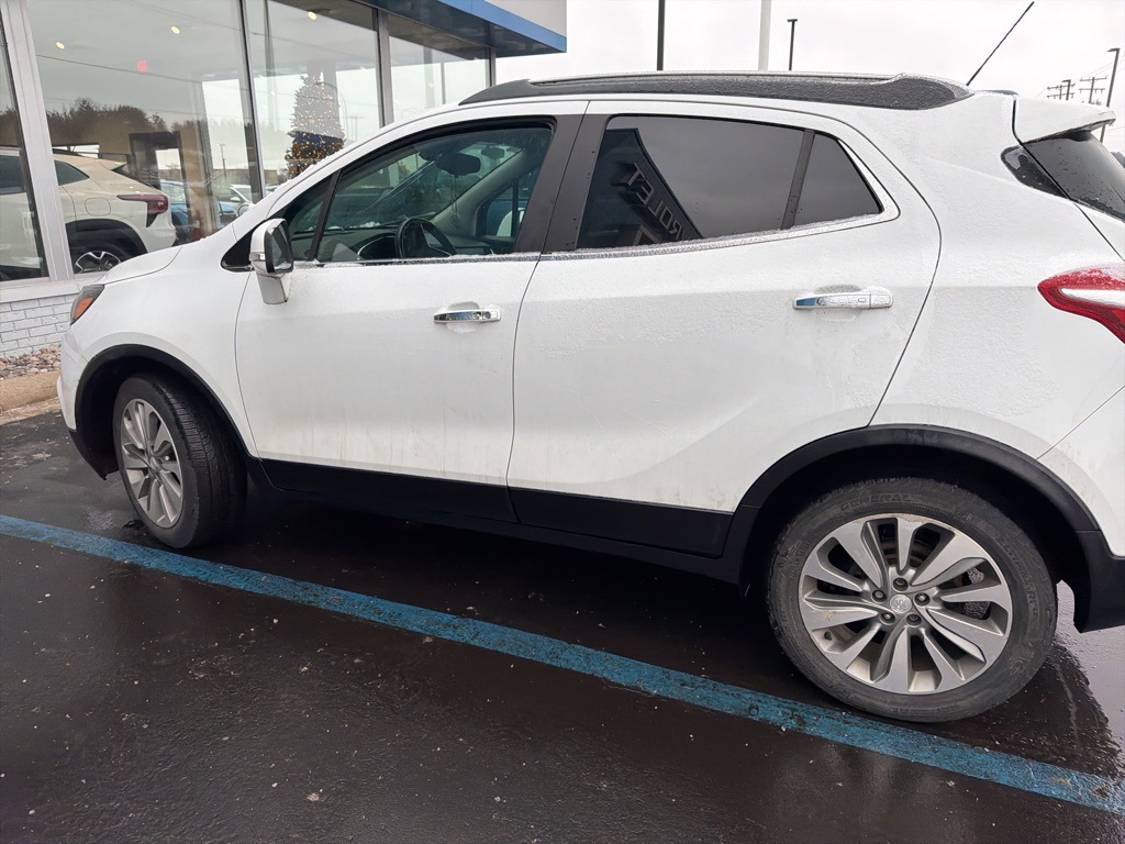 2017 Buick Encore Preferred's photo