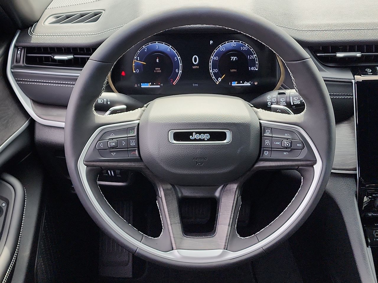 2025 Jeep Grand Cherokee Limited photo 17
