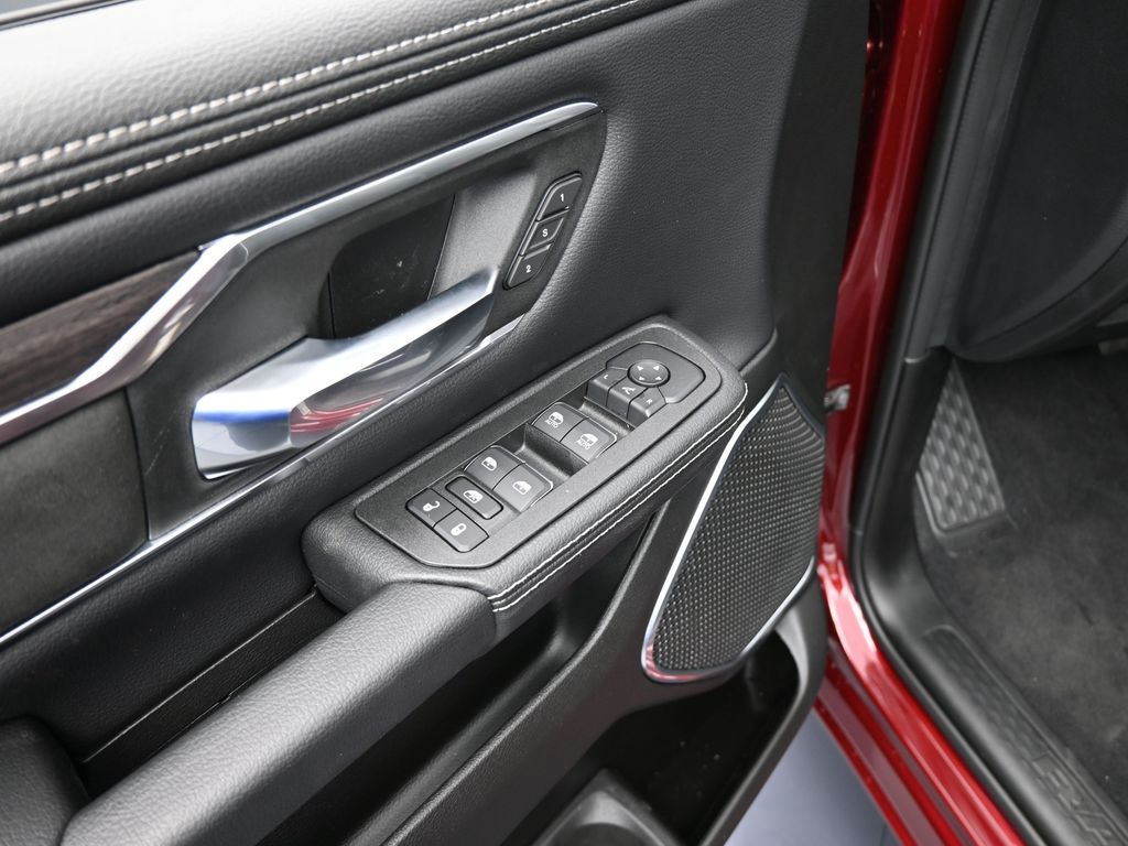 2025 Ram 1500 Laramie photo 13