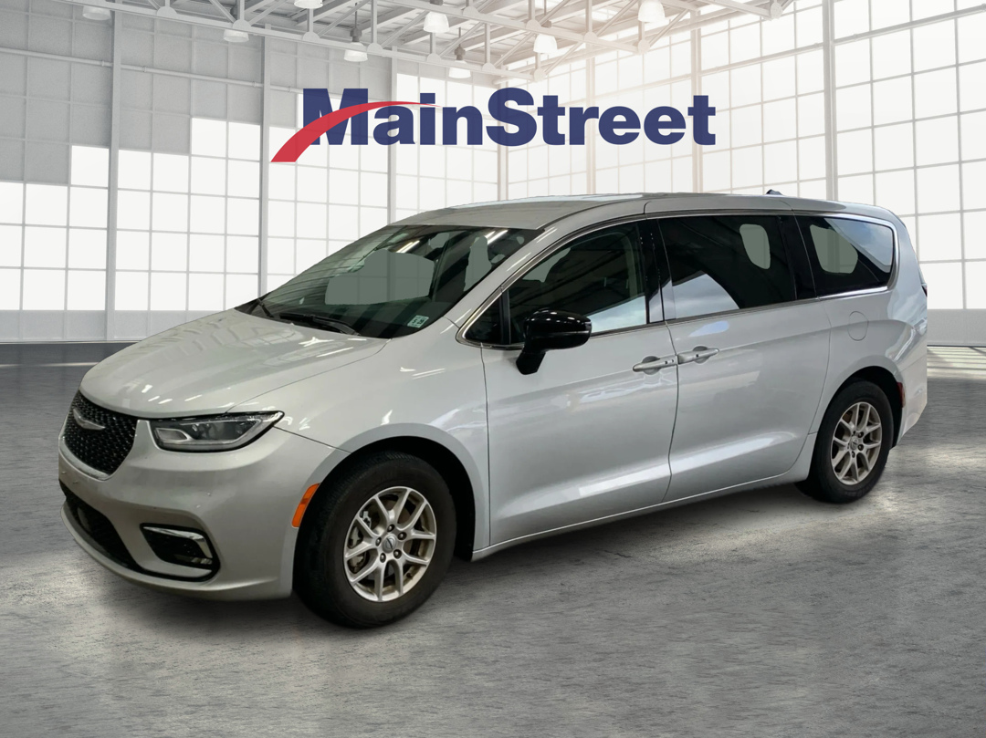 2024 Chrysler Pacifica Touring L's photo