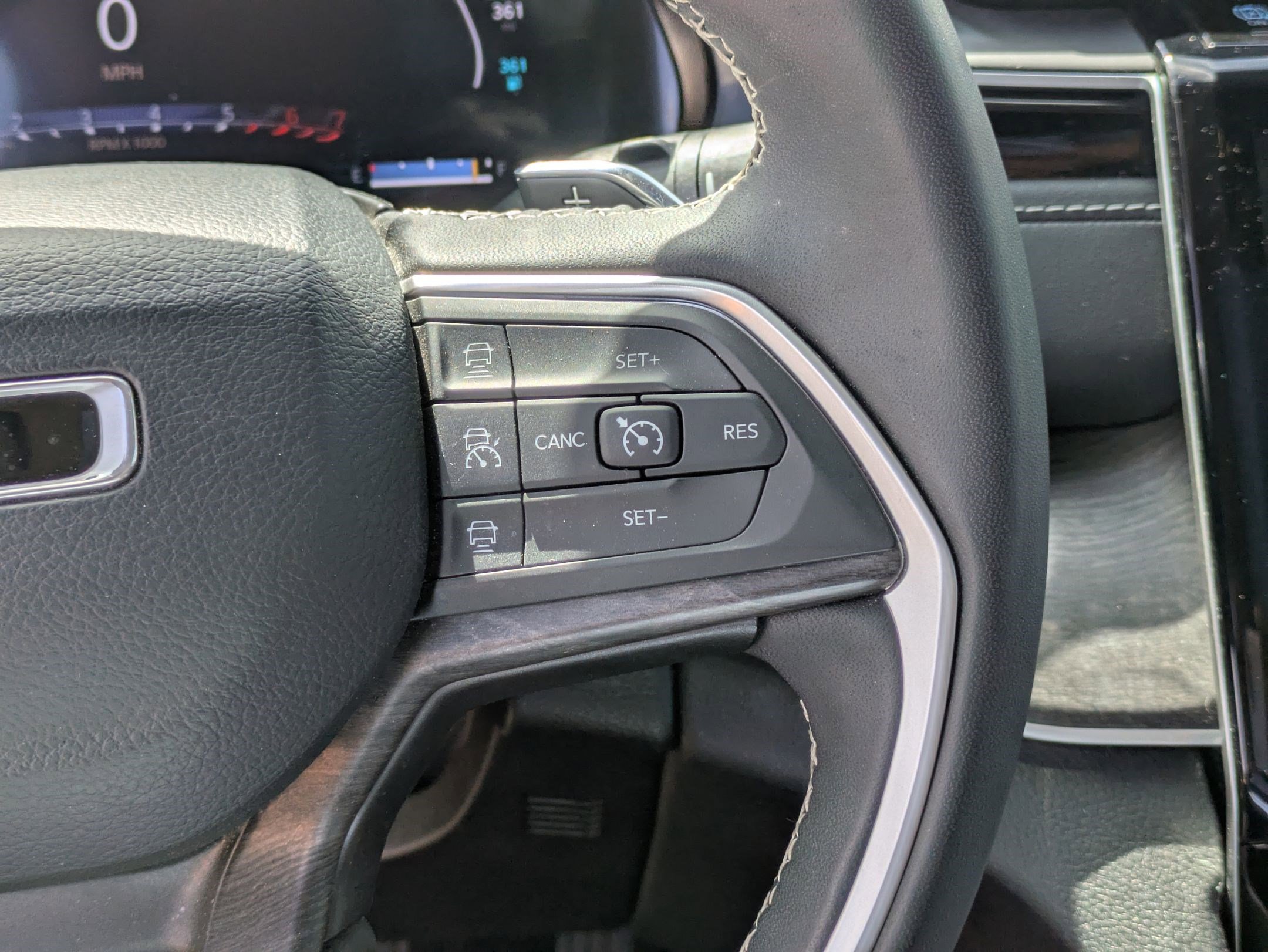 2023 Jeep Cherokee 4xe photo 14